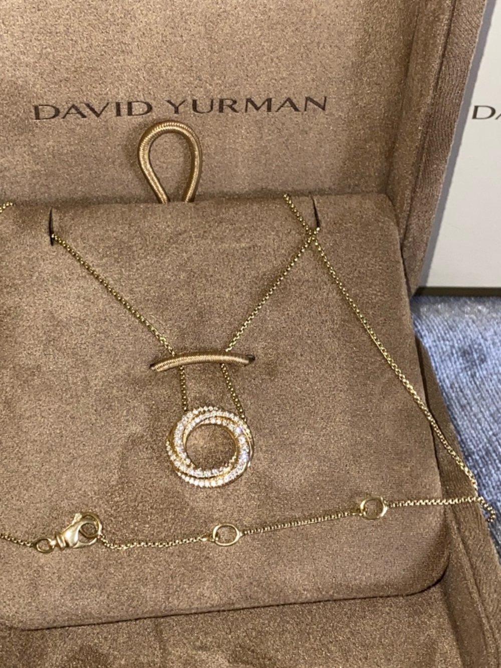 DAVID YURMAN PETITE PAVÉ CROSSOVER PENDANT NECKLACE
18K Yellow Gold & Diamonds - Picture 11 of 16